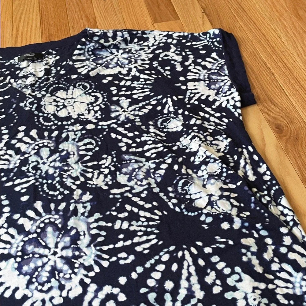 Simply Vera Vera Wang Tunic Top Womens 2X Blue White Floral Print Blouse Church - Picture 3 of 9